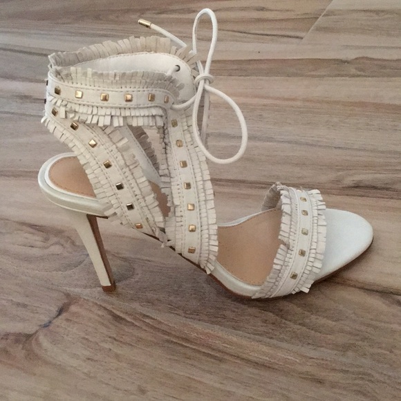 Gianni Bini Fringe Heel - Picture 3 of 6